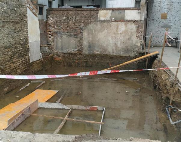 松木樁+筏板基礎(chǔ)才是基礎(chǔ)中的“戰(zhàn)斗機(jī)”，沒見過(guò)的朋友開開眼界