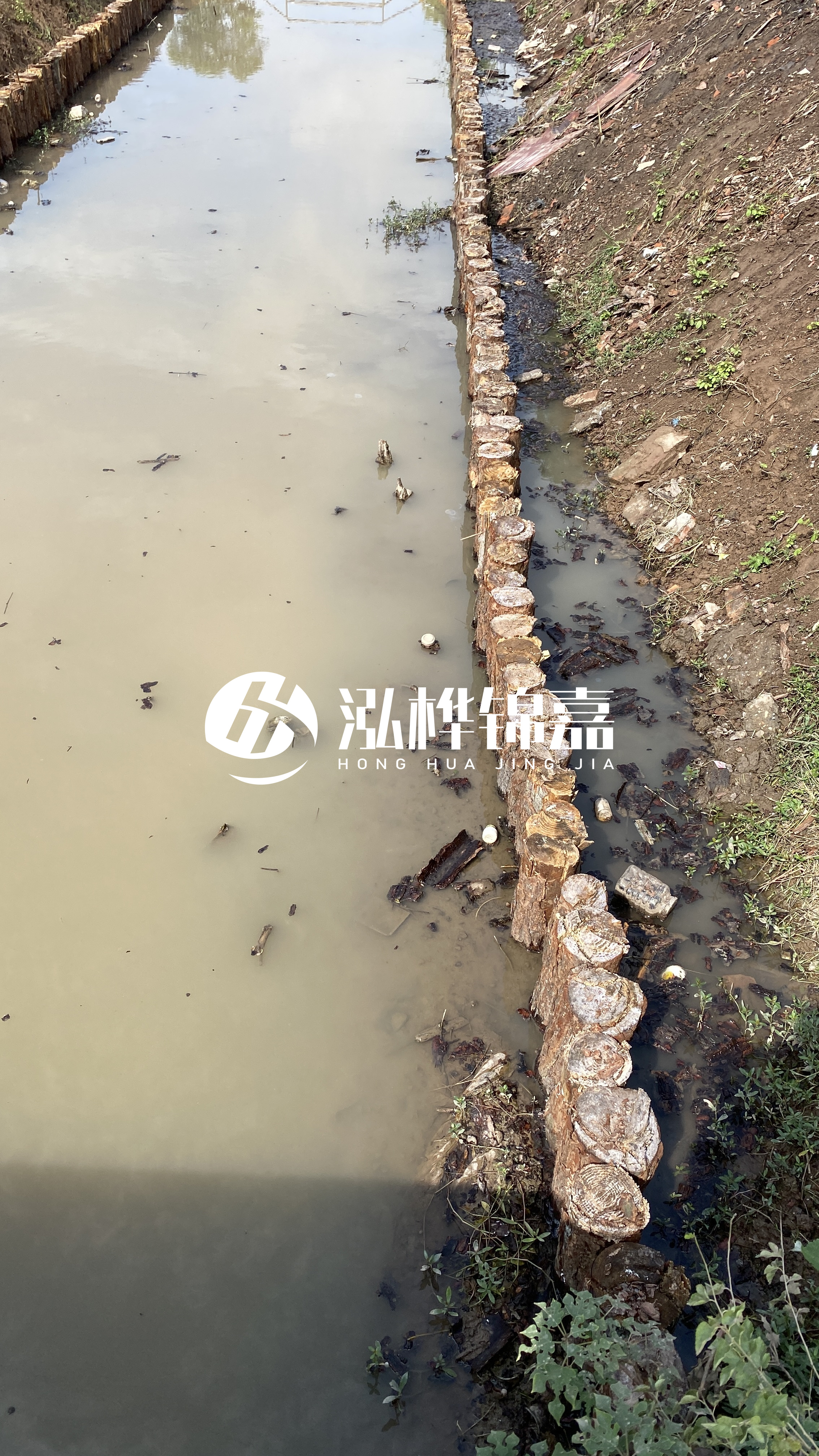 滄州挖機(jī)打木樁專業(yè)施工-松木樁施打費(fèi)用是多少？