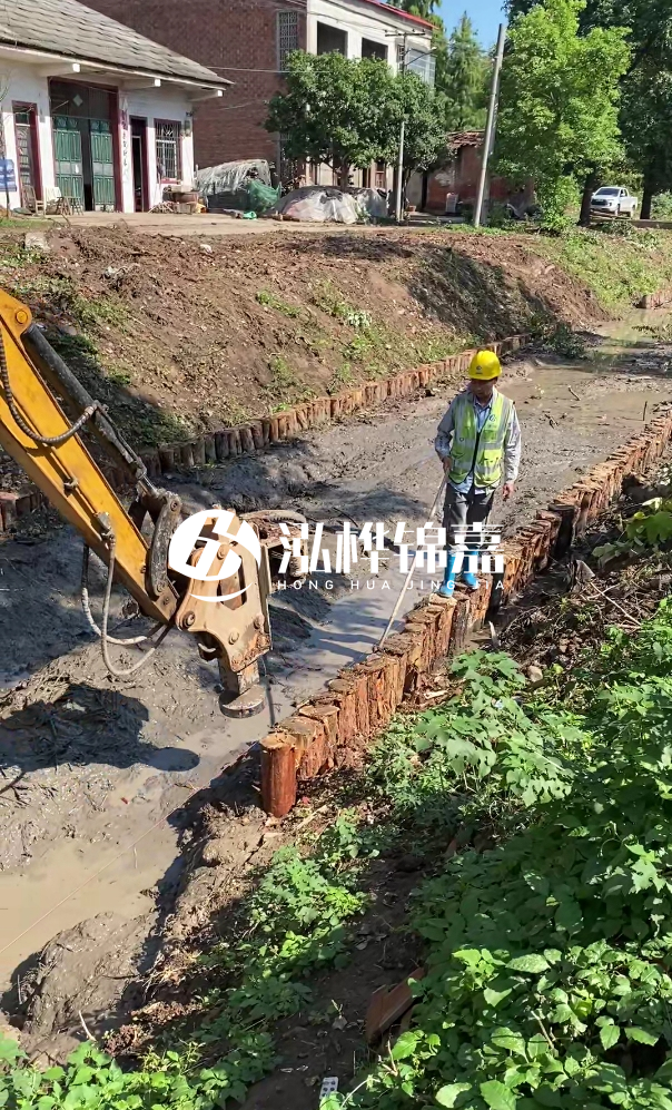 寧德河道清淤專業(yè)施工-挖掘機清理河底淤泥的深度如何控制？