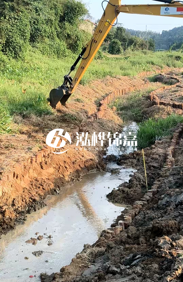 十堰河道清淤專業(yè)施工-打完松木樁后清理淤泥費用高不高？