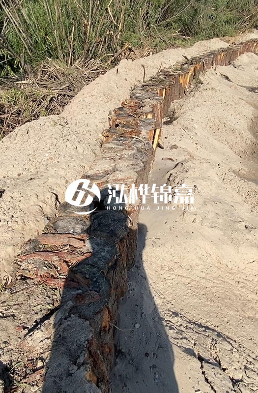 江蘇松木樁源頭廠家泓樺錦嘉-松木樁4米直徑8-10的價格？