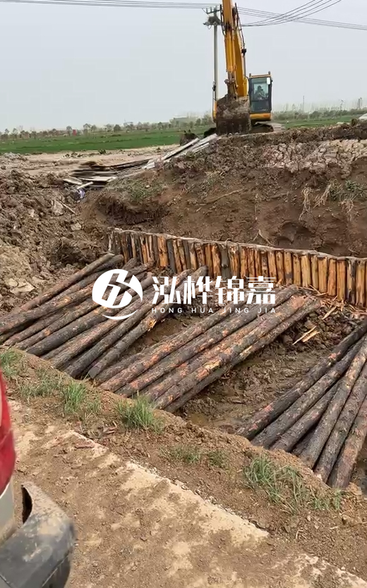 5米大頭16松木樁多少錢一根？按小頭報(bào)價(jià)貴還是大頭報(bào)價(jià)貴？