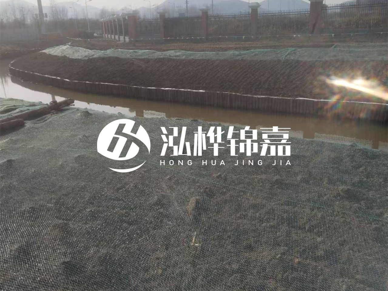 河道木樁打不下去怎么辦？河道打樁木能在水里使用多少年？