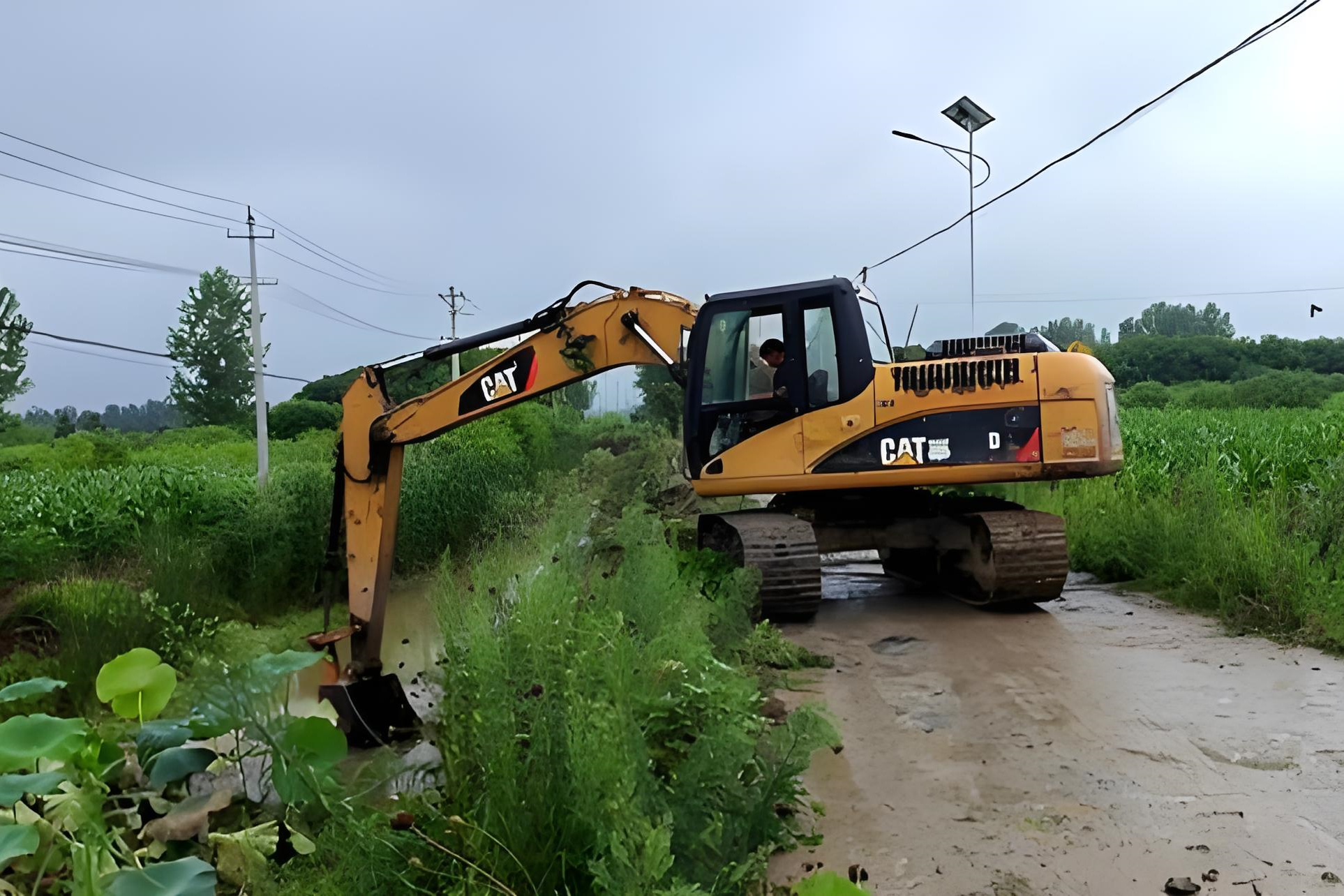 長沙水挖清淤團隊泓樺錦嘉-沼澤地清淤費用大概是怎樣計算的？?