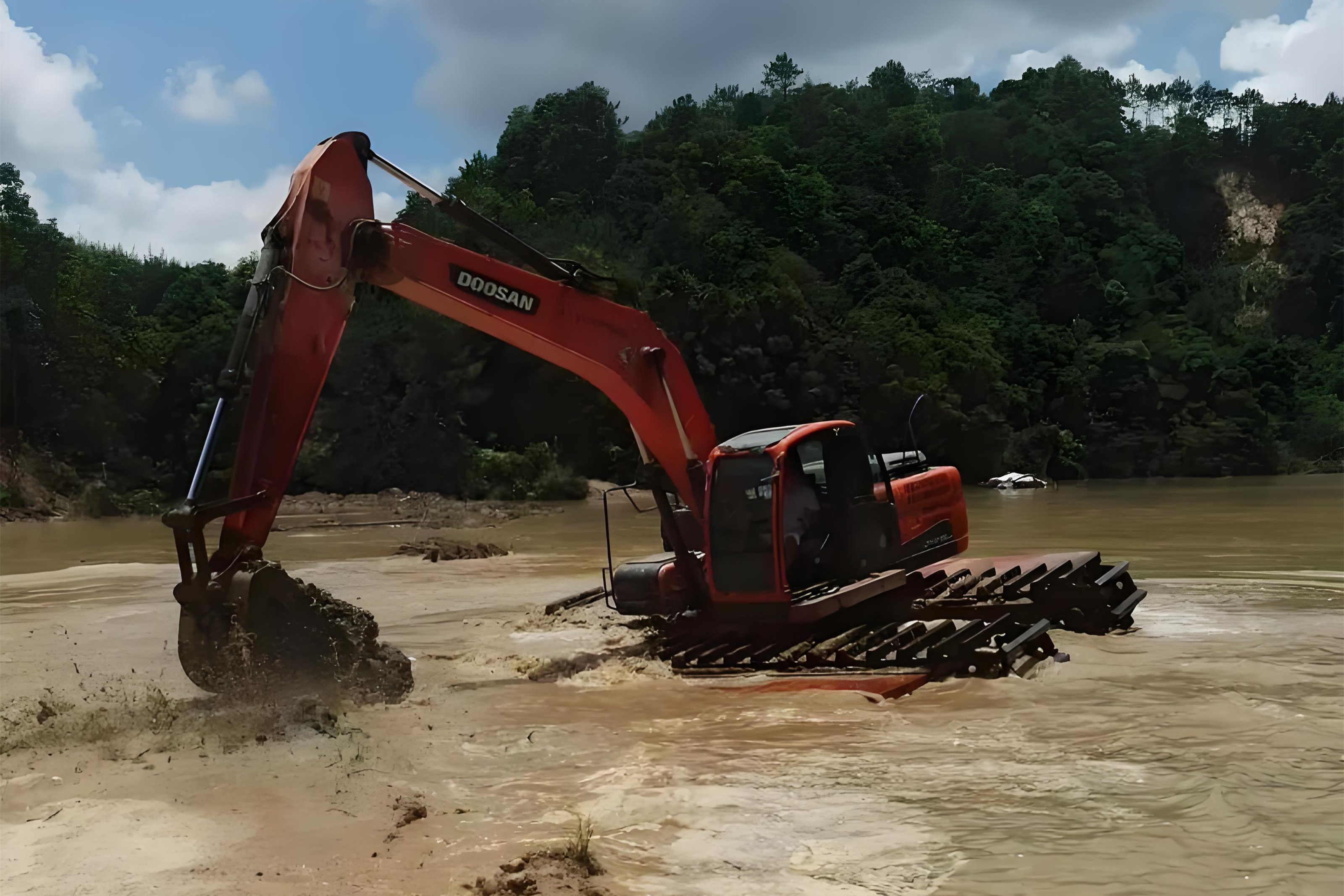 湖南長沙挖機(jī)清淤施工隊(duì)-小河道清淤的費(fèi)用大概是多少錢一米？