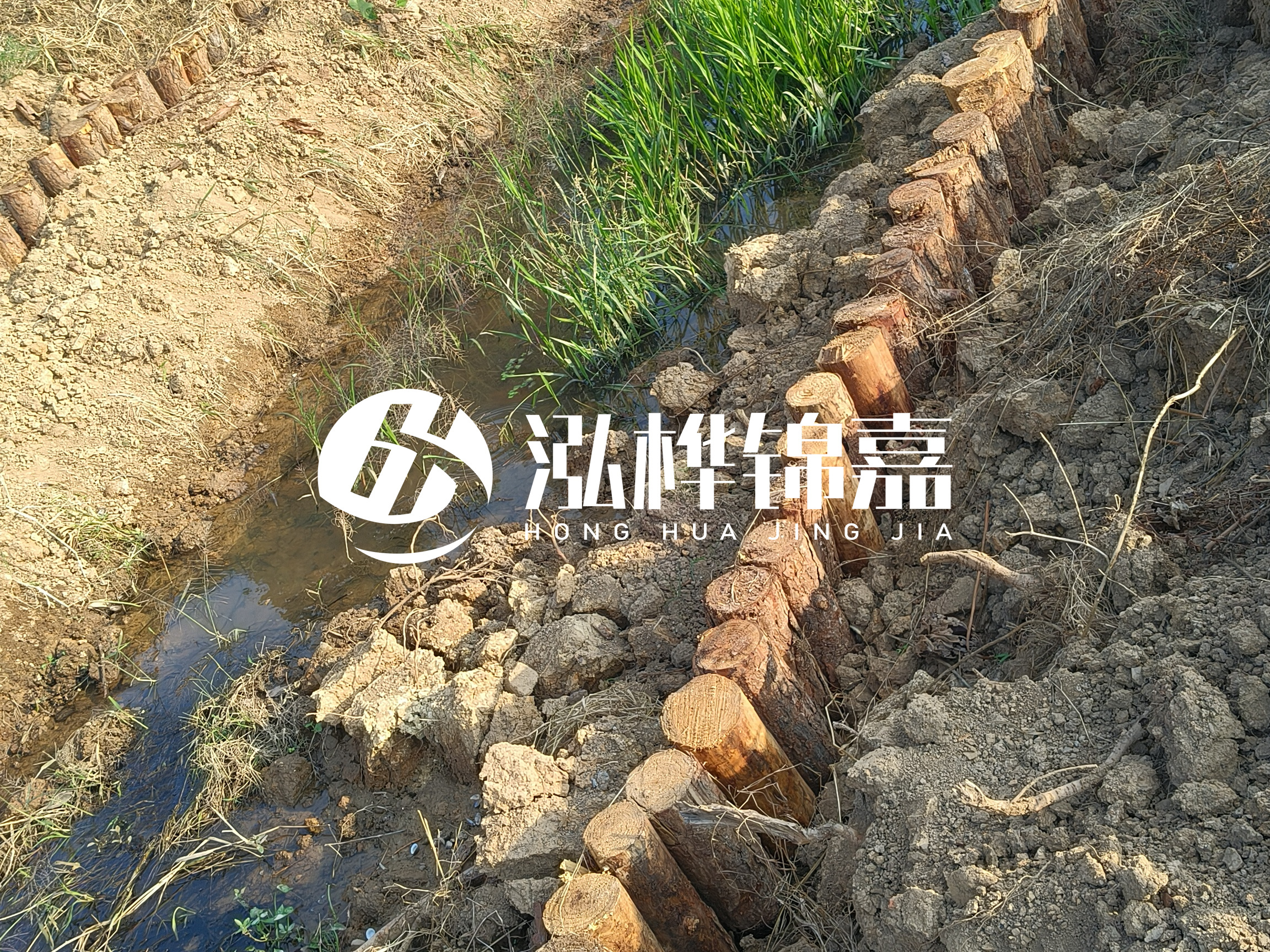 松木樁批發(fā)廠家泓樺錦嘉-樁間距指的是什么間距？