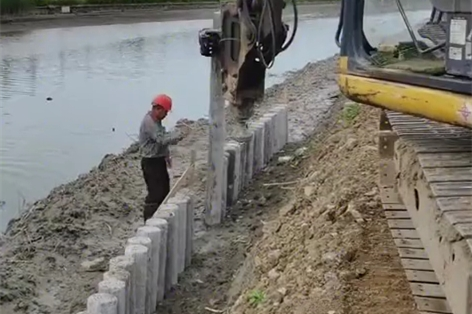 水泥樁批發(fā)廠家泓樺錦嘉-和真木樁比價格貴多少？