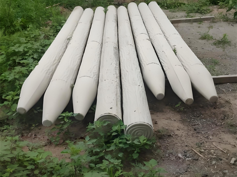 水泥樁批發(fā)廠家泓樺錦嘉-水泥仿木樁適合哪些場(chǎng)景使用？