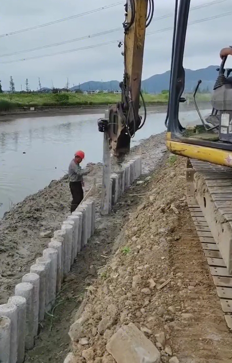 水泥仿木樁廠家泓樺錦嘉 - 打水泥樁多少錢一米？